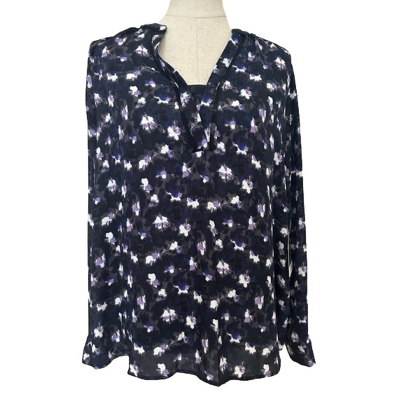 Simply Vera Wang Roll Tab Sleeves V-Neck NWT - Picture 1 of 7